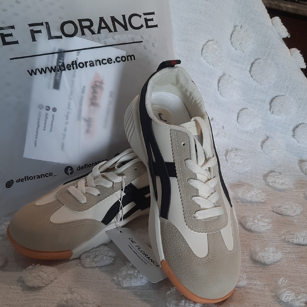 Deflorance Beige and Black Sneakers